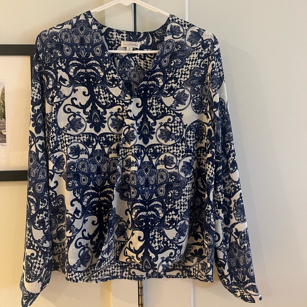 Charming Charlie Greek/Venetian Blue and White Graphic Long Sleeve Blouse